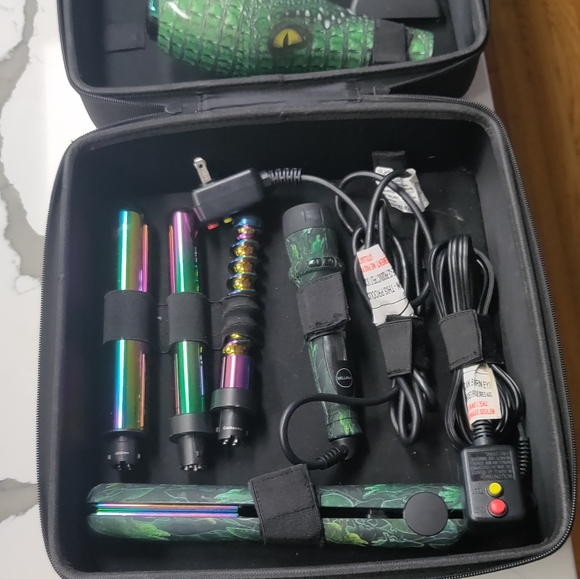 Signed Bellami × Graveyard Girl set - Picture 2 of 6